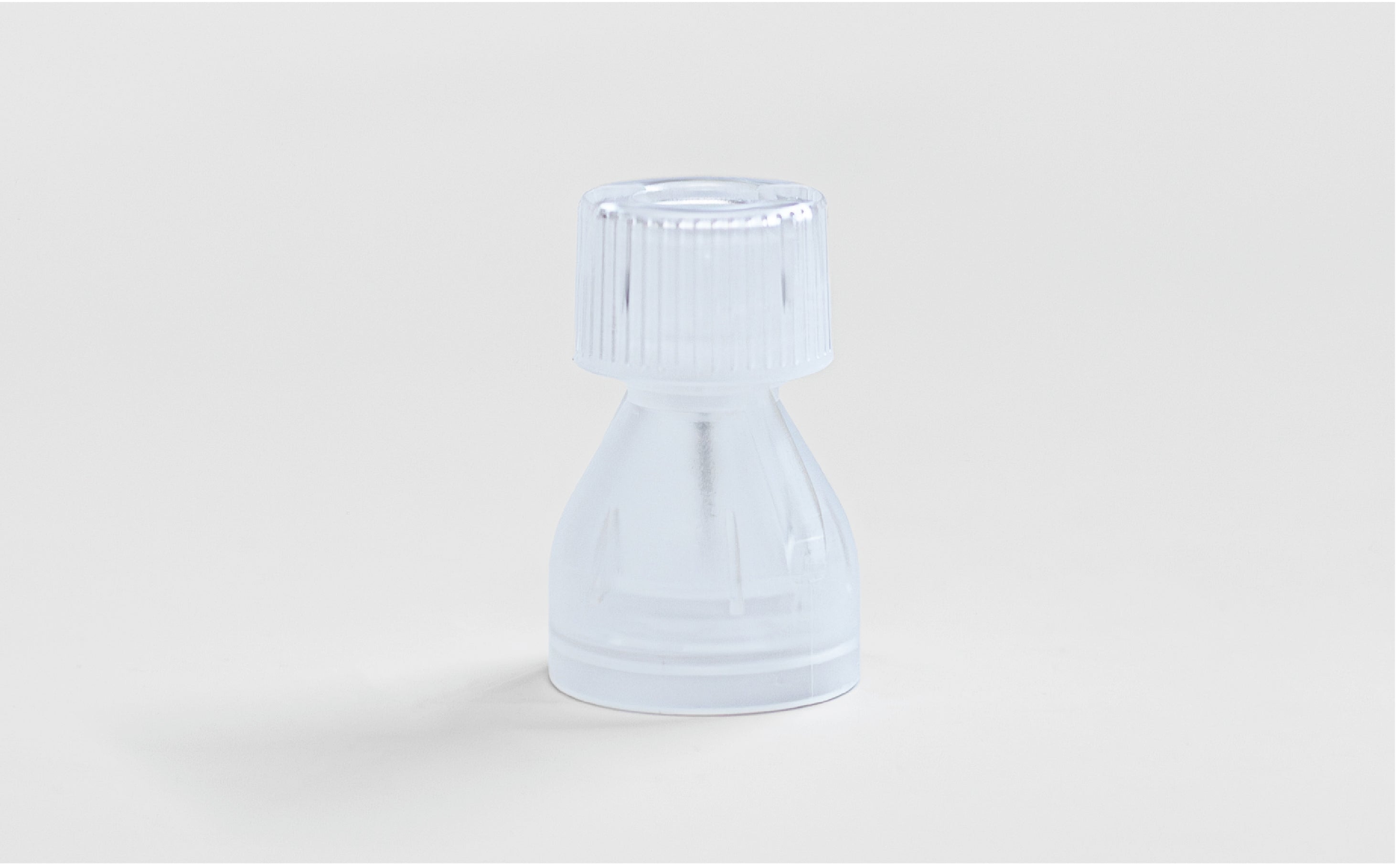 Charger la vidéo : Installer un adaptateur pour flacon de 10 ml